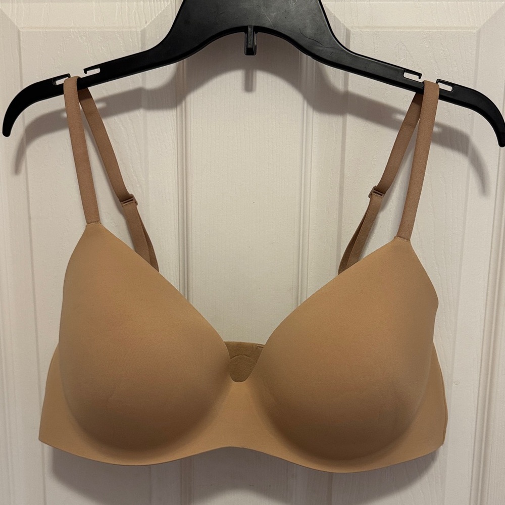 Victoria's Secret Tan Seamless Bra